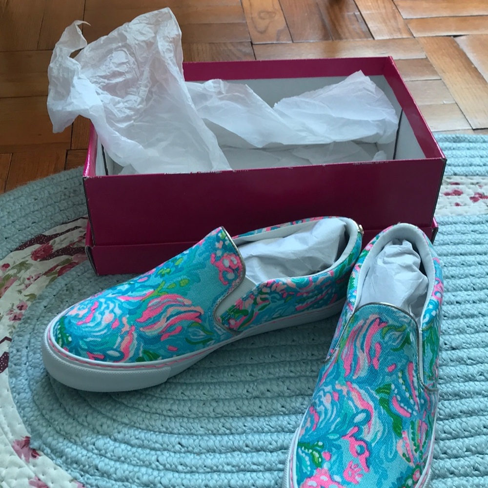NWT Lilly Pulitzer slip on sneakers size 7
